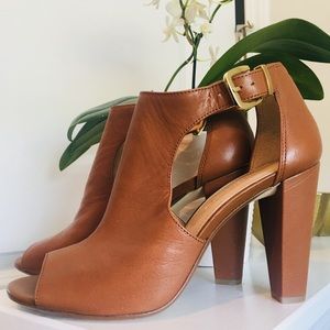 Banana Republic Heel